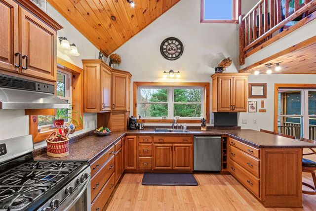 8840 SPRING LAKE ROAD, Amherst, WI 54406