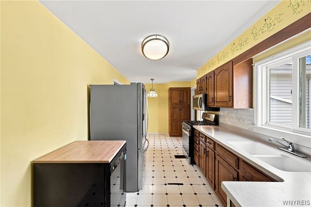 500 East Stenzil Street, North Tonawanda, NY 14120
