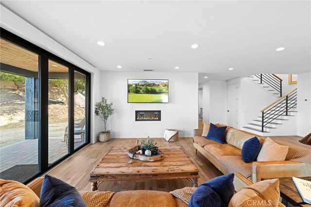 41950 Hacienda Dr, Murrieta, CA 92562