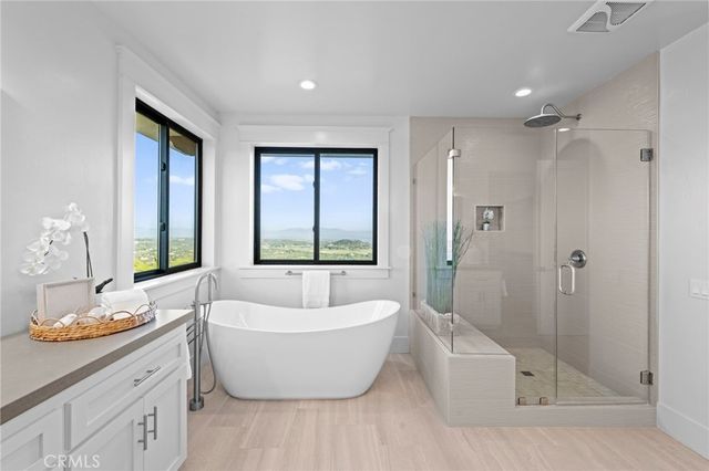 41950 Hacienda Dr, Murrieta, CA 92562