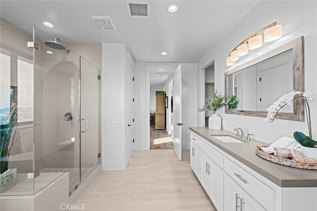41950 Hacienda Dr, Murrieta, CA 92562