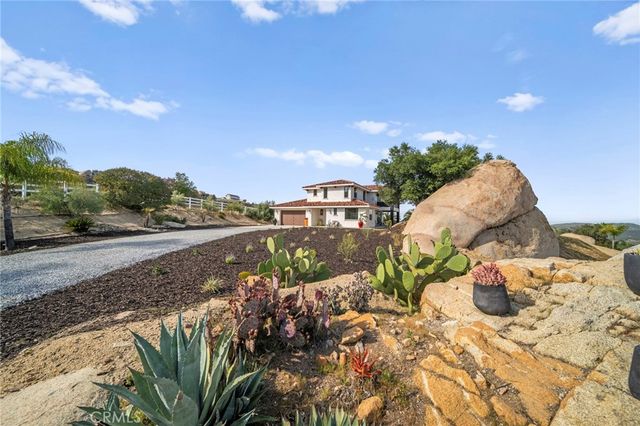 41950 Hacienda Dr, Murrieta, CA 92562