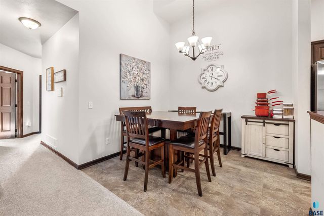 9052 W Wisdom Pl Place, Sioux Falls, SD 57106