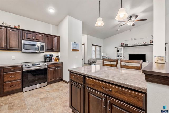 9052 W Wisdom Pl Place, Sioux Falls, SD 57106