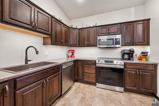 9052 W Wisdom Pl Place, Sioux Falls, SD 57106