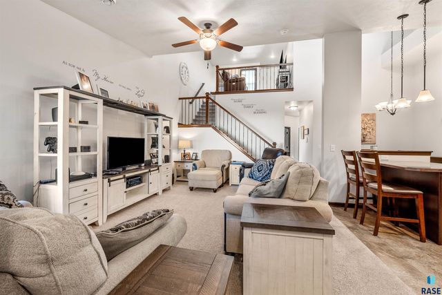 9052 W Wisdom Pl Place, Sioux Falls, SD 57106