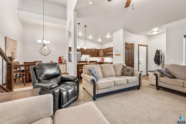 9052 W Wisdom Pl Place, Sioux Falls, SD 57106