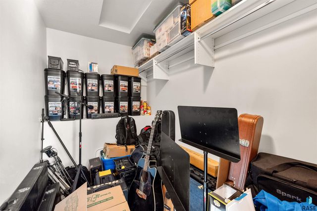 9052 W Wisdom Pl Place, Sioux Falls, SD 57106