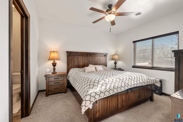 9052 W Wisdom Pl Place, Sioux Falls, SD 57106