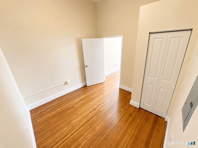 105 Bank Street 2E, Waterbury, CT 06702