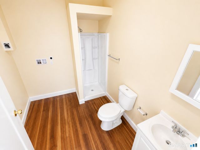 105 Bank Street 2E, Waterbury, CT 06702