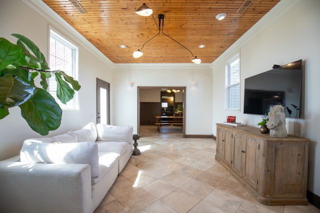 501 Burnt Hill Rd, Unionville, TN 37180