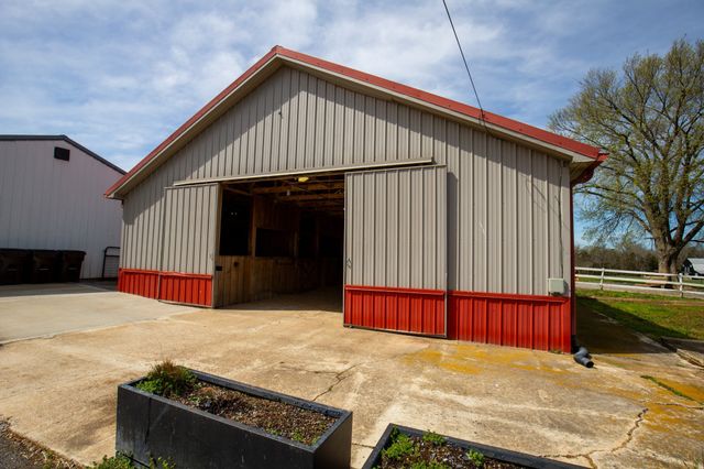 501 Burnt Hill Rd, Unionville, TN 37180