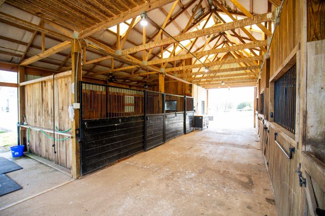 501 Burnt Hill Rd, Unionville, TN 37180