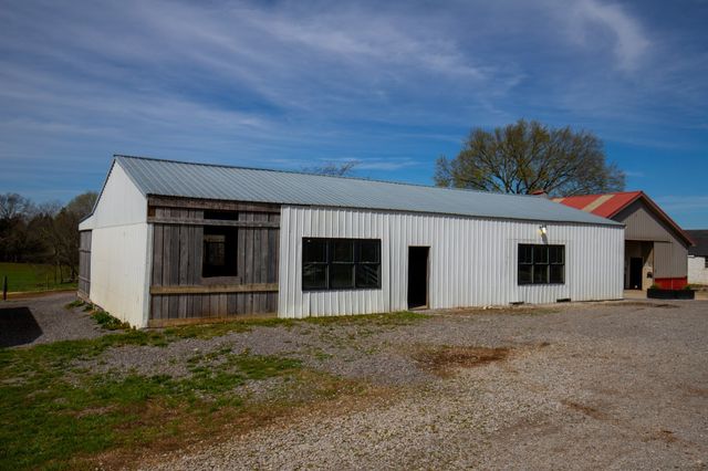 501 Burnt Hill Rd, Unionville, TN 37180