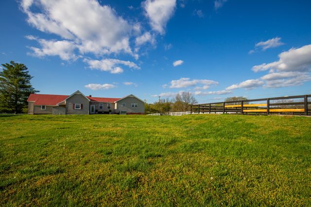 501 Burnt Hill Rd, Unionville, TN 37180