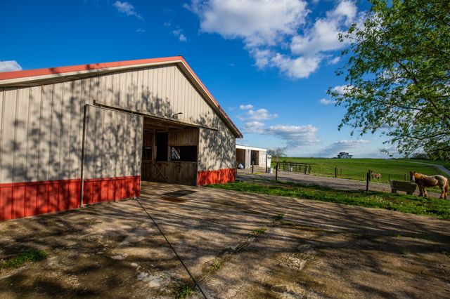 501 Burnt Hill Rd, Unionville, TN 37180