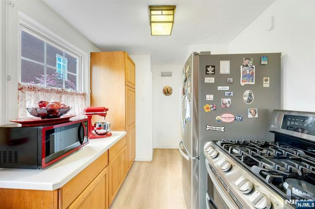 17 Brookdale Road, Bloomfield, NJ 07003