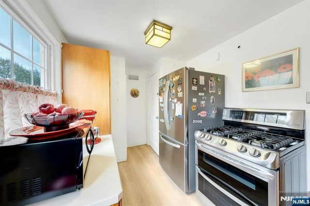 17 Brookdale Road, Bloomfield, NJ 07003