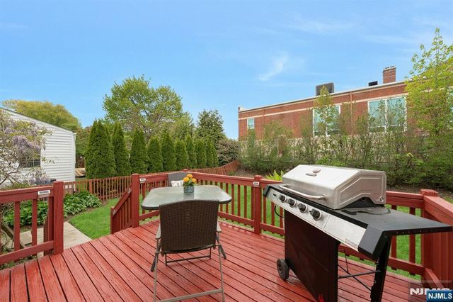 17 Brookdale Road, Bloomfield, NJ 07003