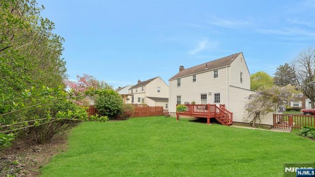 17 Brookdale Road, Bloomfield, NJ 07003