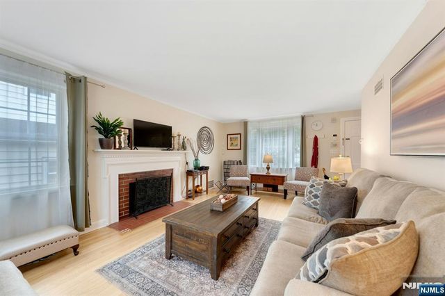 17 Brookdale Road, Bloomfield, NJ 07003