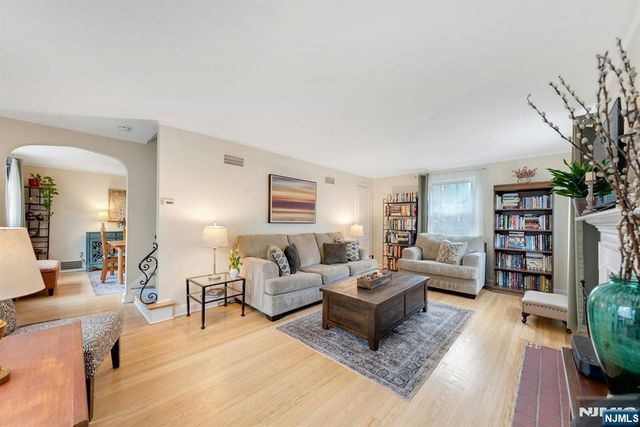 17 Brookdale Road, Bloomfield, NJ 07003