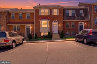 46601 CARRIAGE CT, Sterling, VA 20164