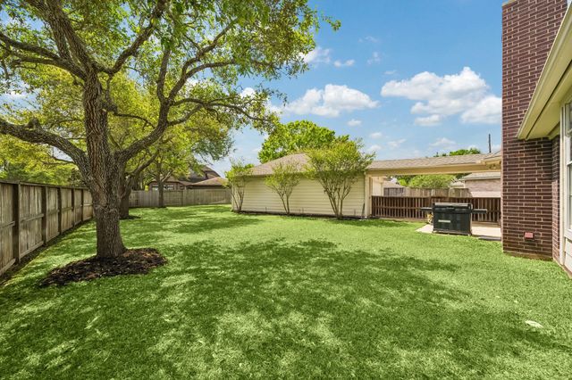 8703 Chipping Rock Drive, Sugar Land, TX 77479