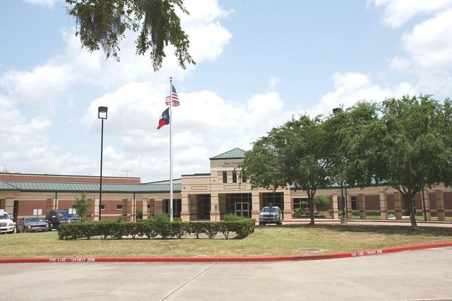 8703 Chipping Rock Drive, Sugar Land, TX 77479