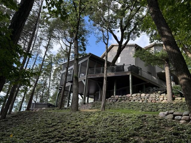 W4996 Robinson Drive, Elkhorn, WI 53121