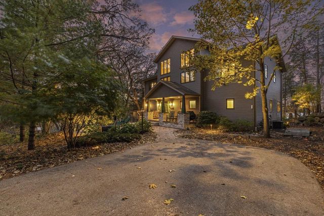 W4996 Robinson Drive, Elkhorn, WI 53121