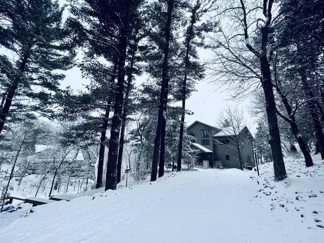 W4996 Robinson Drive, Elkhorn, WI 53121