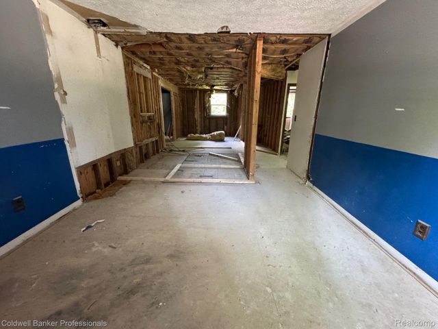 12031 Centralia, Redford Charter Township, MI 48239