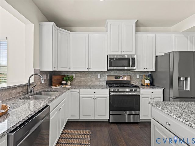 16866 White Daisy Loop, Moseley, VA 23120