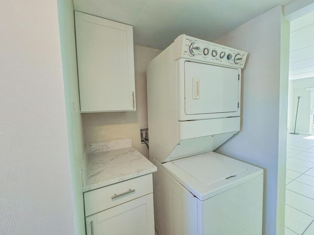 1501 Crescent Circle E40, Lake Park, FL 33403