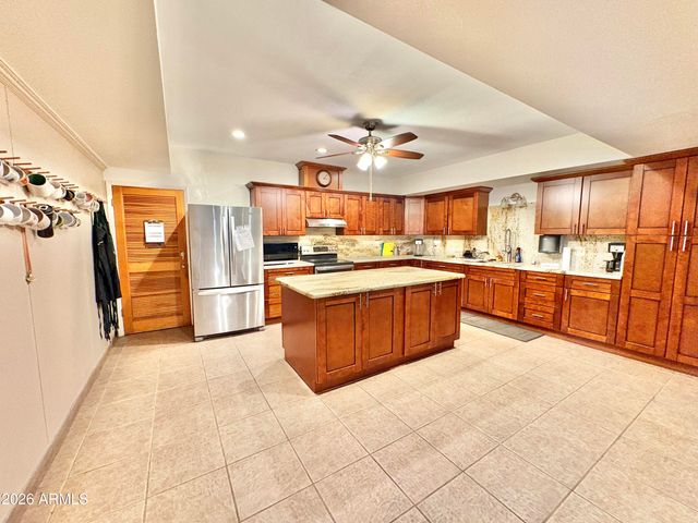 2175 W SOUTHERN Avenue 203, Apache Junction, AZ 85120