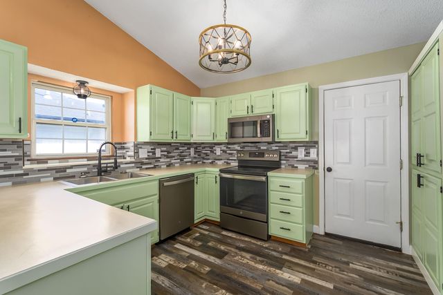 1009 N Park Rd, Rose Hill, KS 67133