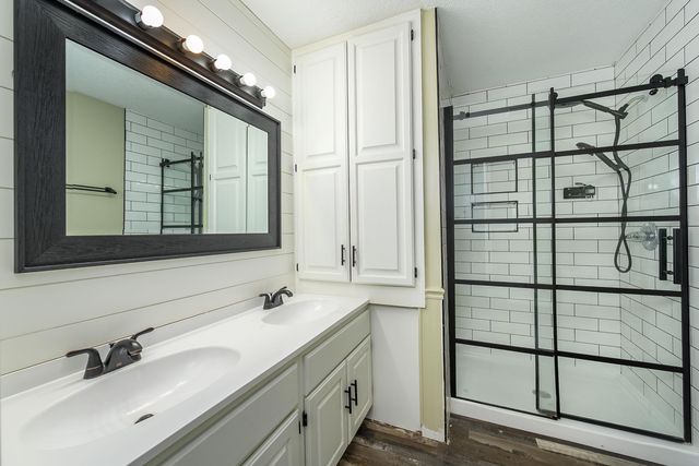 1009 N Park Rd, Rose Hill, KS 67133