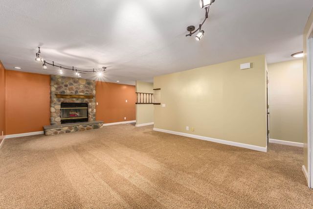 1009 N Park Rd, Rose Hill, KS 67133