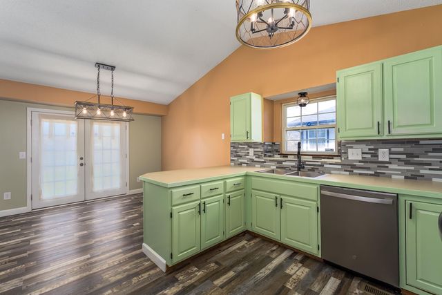 1009 N Park Rd, Rose Hill, KS 67133