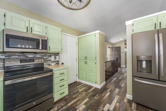 1009 N Park Rd, Rose Hill, KS 67133