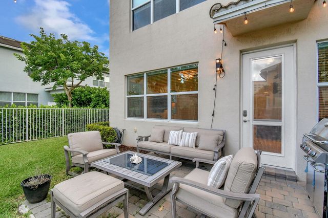 1105 Banyan Drive, Hollywood, FL 33021