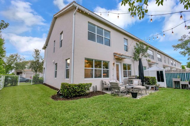 1105 Banyan Drive, Hollywood, FL 33021