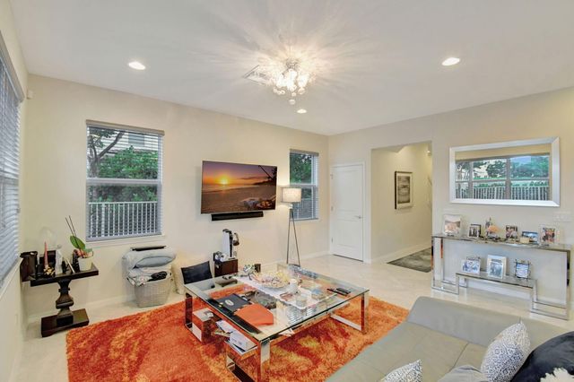 1105 Banyan Drive, Hollywood, FL 33021