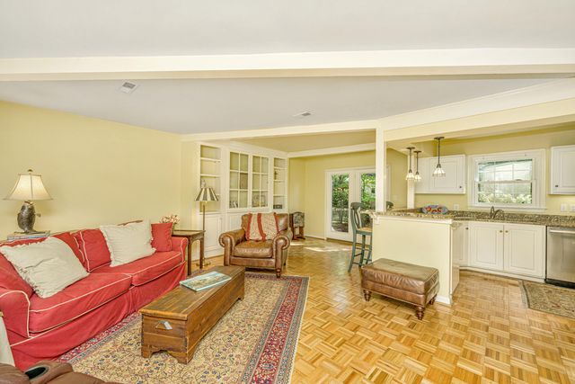 673 Highwood Circle, Charleston, SC 29412