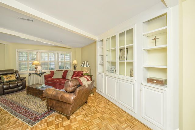 673 Highwood Circle, Charleston, SC 29412