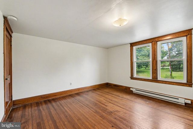 186 W YORK ST, Biglerville, PA 17307