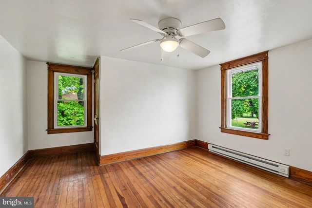 186 W YORK ST, Biglerville, PA 17307