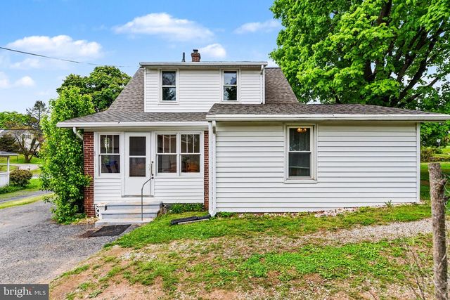 186 W YORK ST, Biglerville, PA 17307